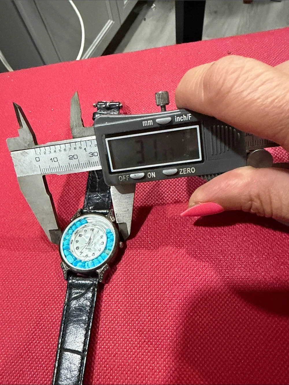 VTG Quartz Wristwatch with real Turquoise Accents